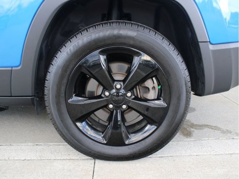 Certified 2020 Jeep Cherokee Latitude Plus image 35