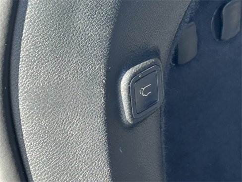 Used 2019 Jeep Cherokee Limited w/ Luxury Group image 30