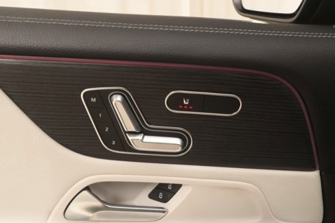 Used 2021 Mercedes-Benz GLB 35 AMG 4MATIC image 36