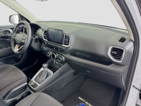 Certified 2025 Hyundai Venue SEL image 29