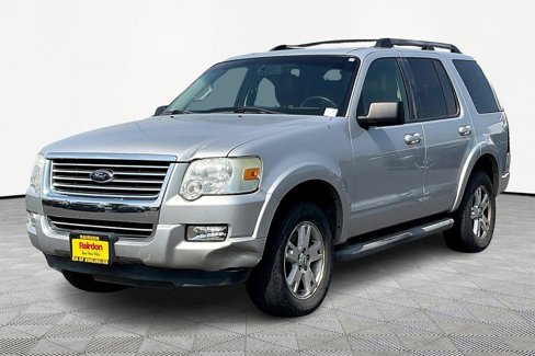 Used 2010 Ford Explorer XLT image 3