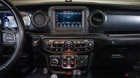 Used 2021 Jeep Gladiator Sport image 6