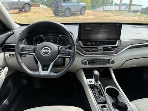 Used 2023 Nissan Altima 2.5 SV image 10