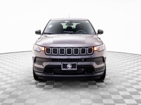 Used 2023 Jeep Compass Sport image 9