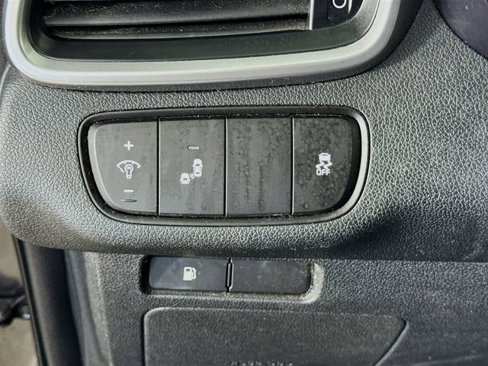 Used 2019 Kia Sorento LX image 13