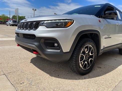 Used 2024 Jeep Compass Trailhawk w/ Trailhawk Elite Group image 14