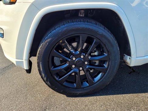 Used 2021 Jeep Grand Cherokee Laredo X image 9
