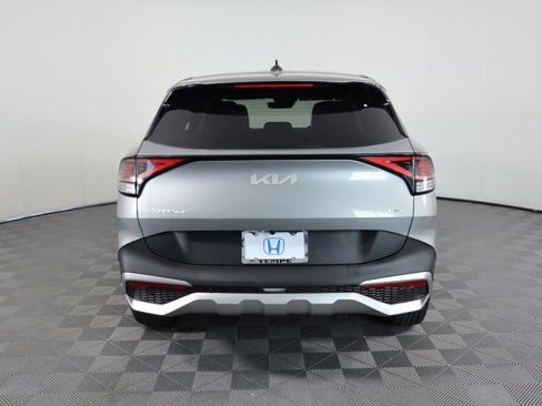Used 2024 Kia Sportage LX image 6