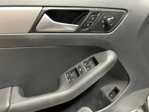 Used 2017 Volkswagen Jetta SE image 22