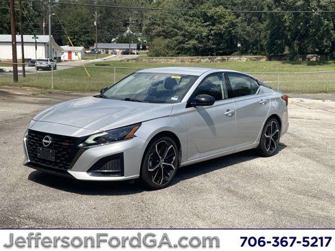Used 2024 Nissan Altima 2.5 SR image 1