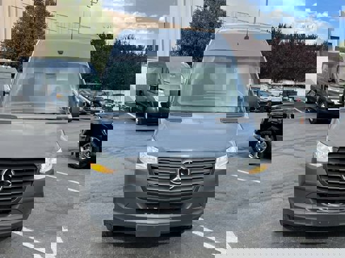 Used 2019 Mercedes-Benz Sprinter 170 image 2