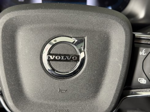 Certified 2023 Volvo XC40 B5 Plus w/ Climate Package image 32