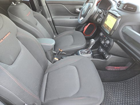 Used 2023 Jeep Renegade Trailhawk image 16