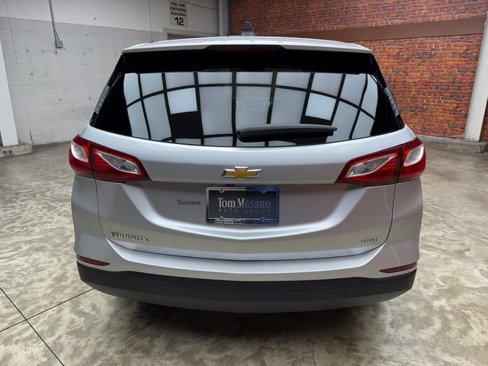 Used 2021 Chevrolet Equinox LS w/ LS Convenience Package image 5