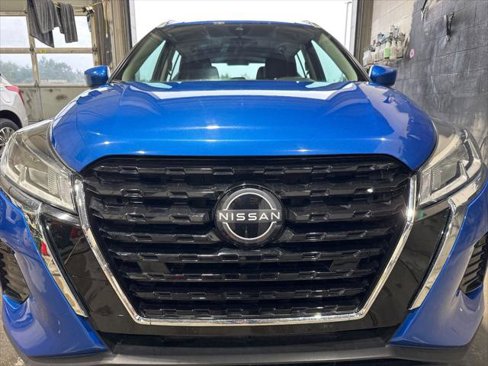 Used 2024 Nissan Kicks SV image 2