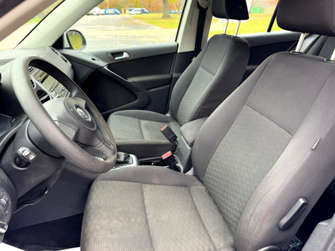 Used 2012 Volkswagen Tiguan S image 21