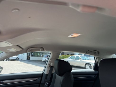 Used 2018 Honda Accord LX image 11