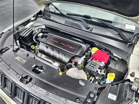 Used 2020 Jeep Compass Latitude image 17
