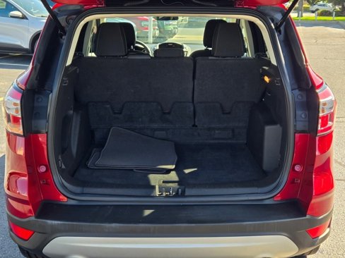 Used 2018 Ford Escape SE image 12