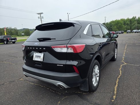 Used 2021 Ford Escape SE image 25