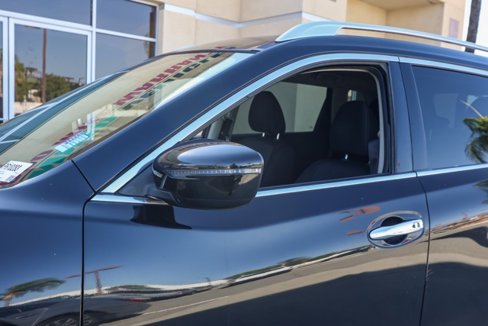 Used 2019 Nissan Rogue SV image 12