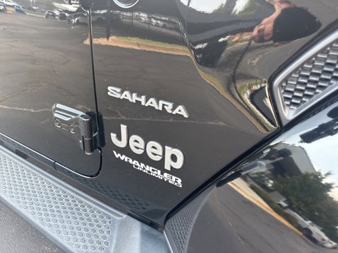 Used 2018 Jeep Wrangler Unlimited Sahara image 5