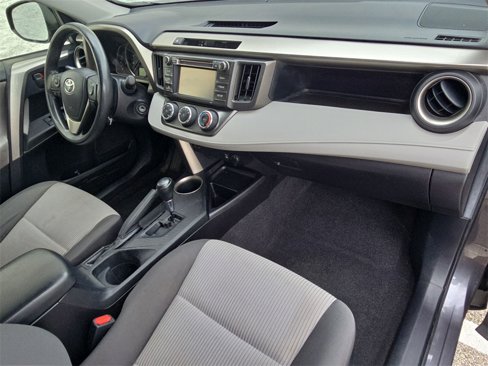 Used 2015 Toyota RAV4 LE image 30