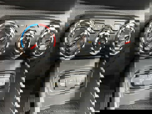 New 2026 Hyundai Venue SE image 15