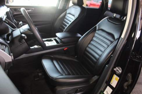 Used 2024 Ford Edge SEL image 13