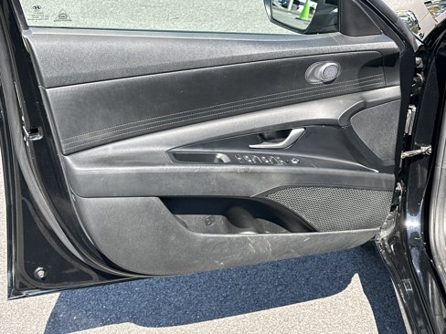 Used 2021 Hyundai Elantra SEL image 10