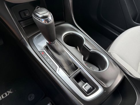 Used 2018 Chevrolet Equinox LS image 28
