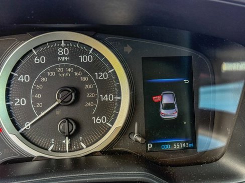 Used 2022 Toyota Corolla LE image 9