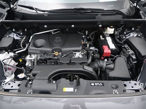 Used 2021 Toyota RAV4 LE image 18