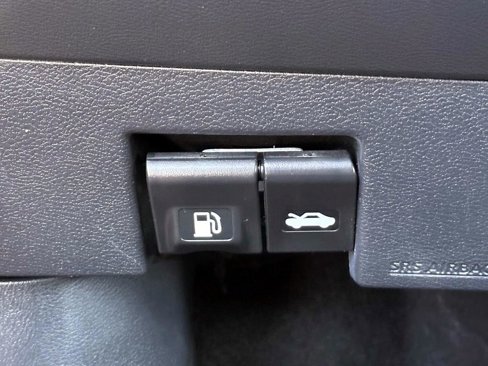 Certified 2022 Nissan Versa SV w/ Trunk Package image 19