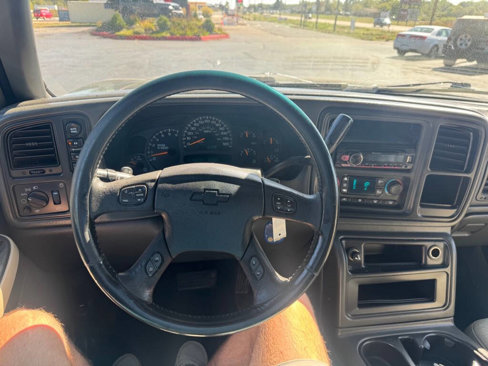 Used 2004 Chevrolet Silverado 2500 LT image 16