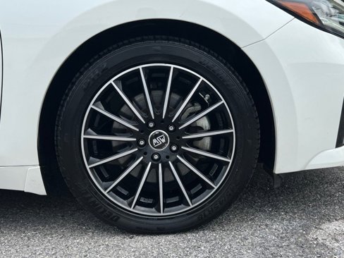 Used 2021 Nissan Maxima 3.5 SV w/ Floor Mat Group image 6