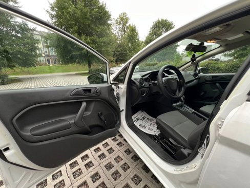 Used 2018 Ford Fiesta S image 9