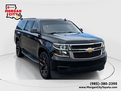 Used 2015 Chevrolet Suburban LT image 1