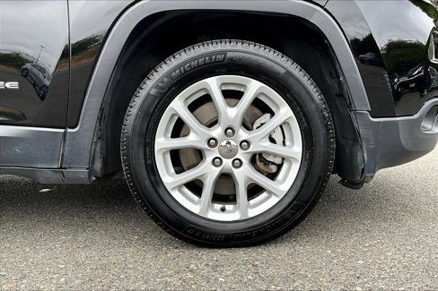 Used 2017 Jeep Cherokee Latitude image 8