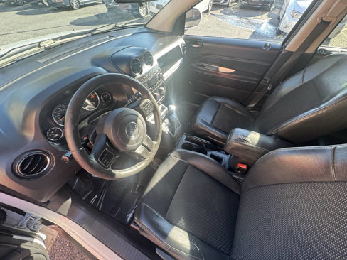 Used 2014 Jeep Compass Latitude image 21