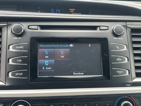 Used 2016 Toyota Highlander LE image 19