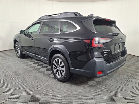 Used 2023 Subaru Outback Premium image 8
