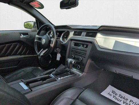 Used 2010 Ford Mustang GT Premium image 21