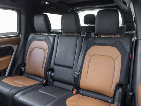 Used 2023 Land Rover Defender 130 X-Dynamic SE image 22