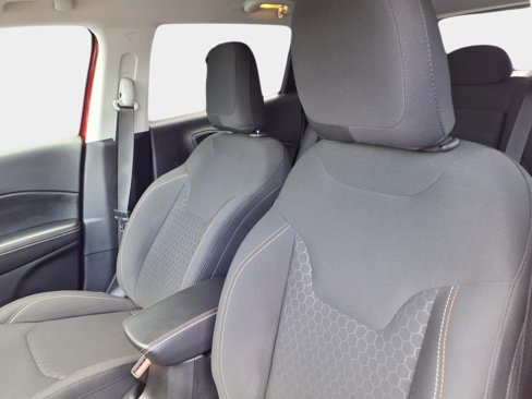 Used 2018 Jeep Compass Sport image 9