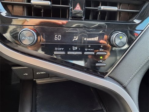 Used 2021 Toyota Camry SE image 18