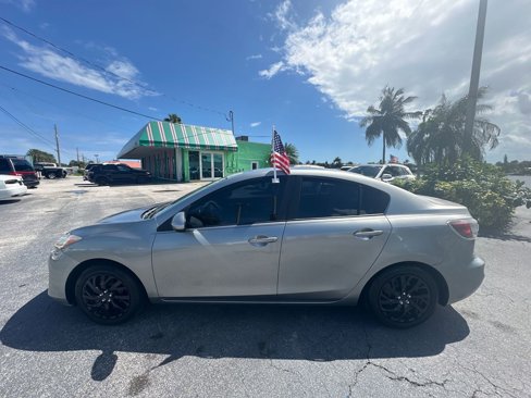 Used 2013 MAZDA MAZDA3 i SV image 1