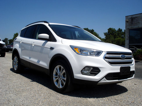 Used 2018 Ford Escape SE image 2