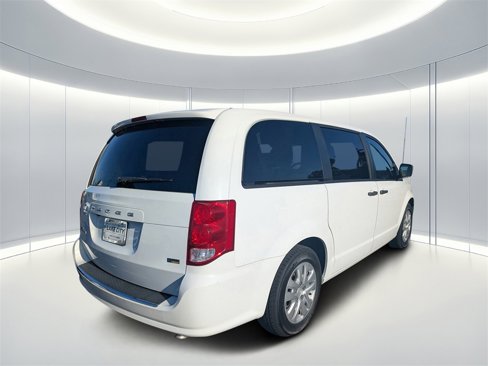 Used 2019 Dodge Grand Caravan SXT image 3