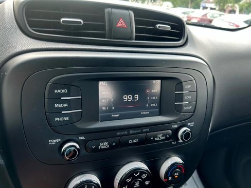 Used 2016 Kia Soul + image 13